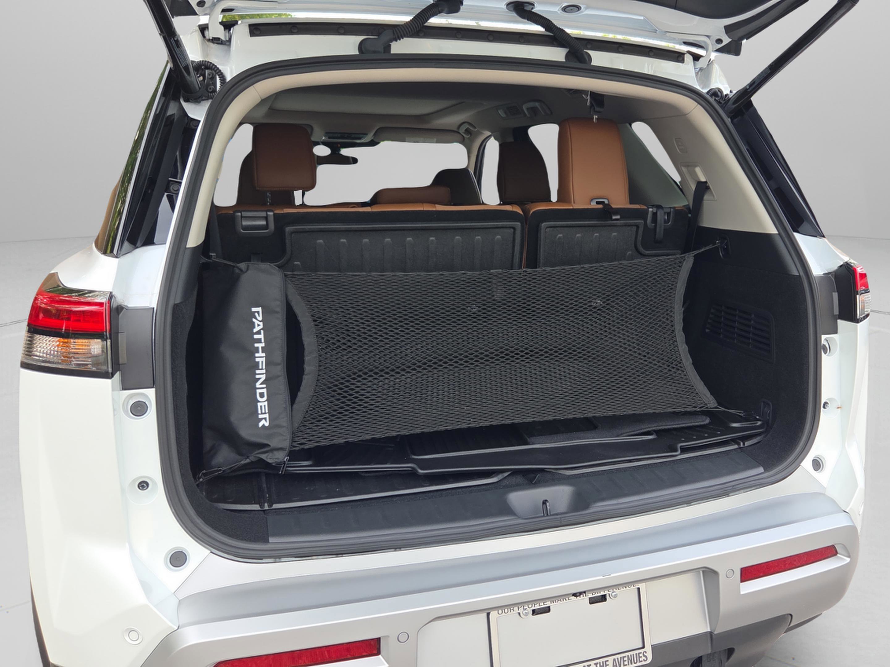 Used 2025 Nissan Pathfinder Platinum w/ Cargo Package FWD image 13
