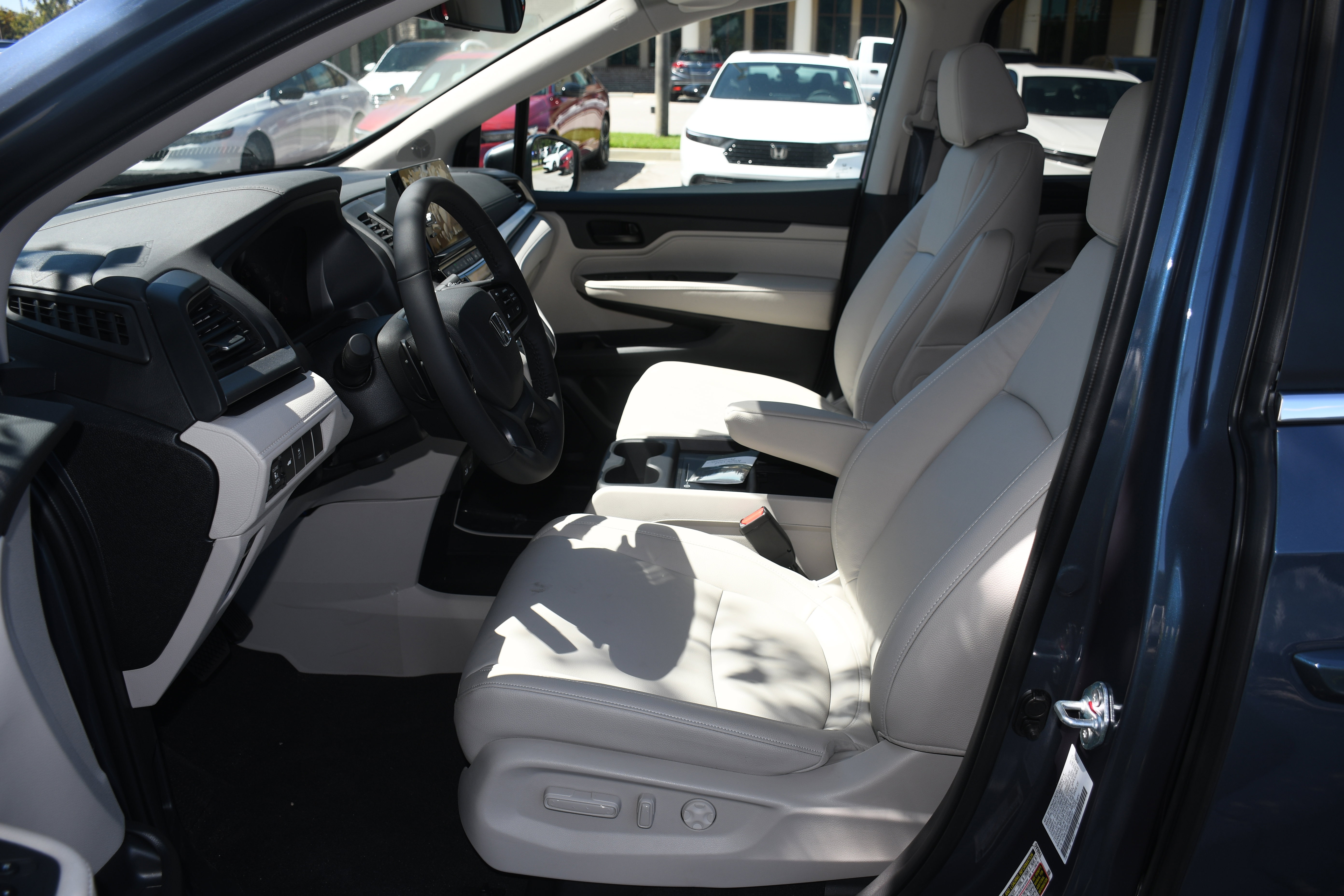 New 2026 Honda Odyssey EX-L image 4