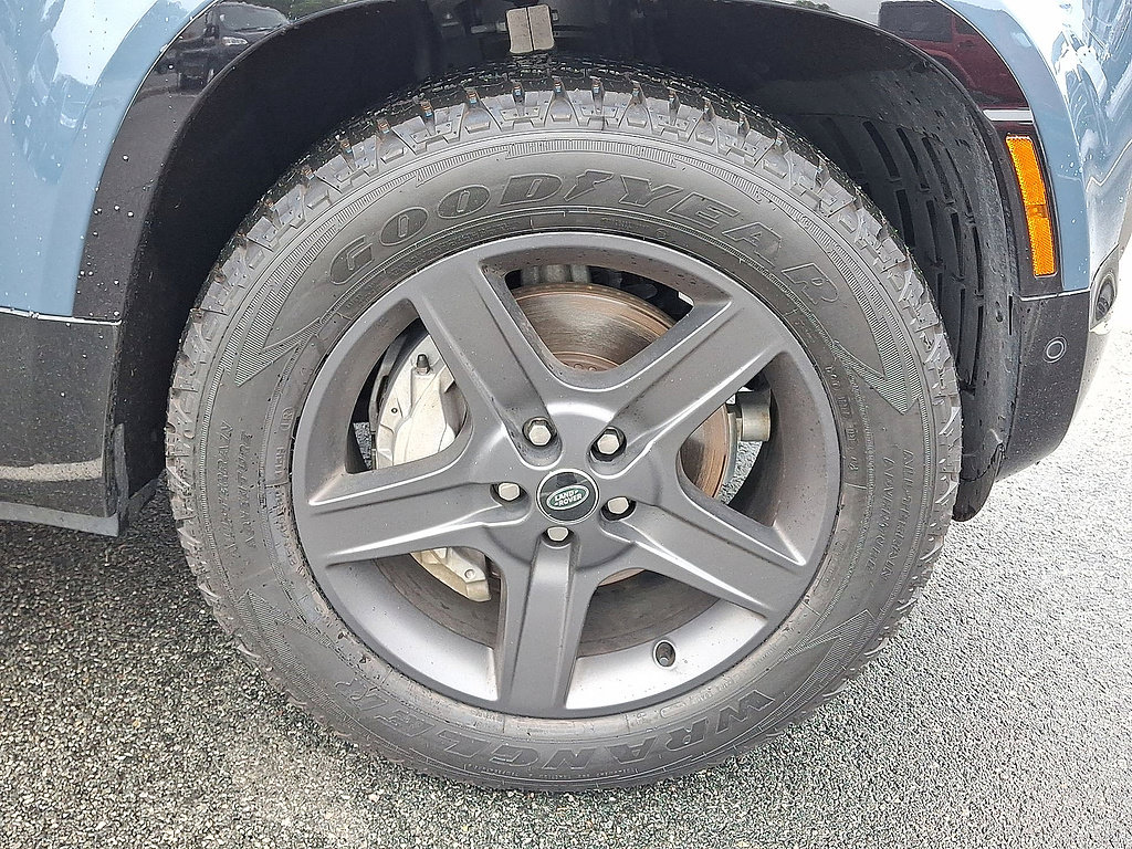 Used 2024 Land Rover Defender 90 X-Dynamic SE AWD/4WD image 33