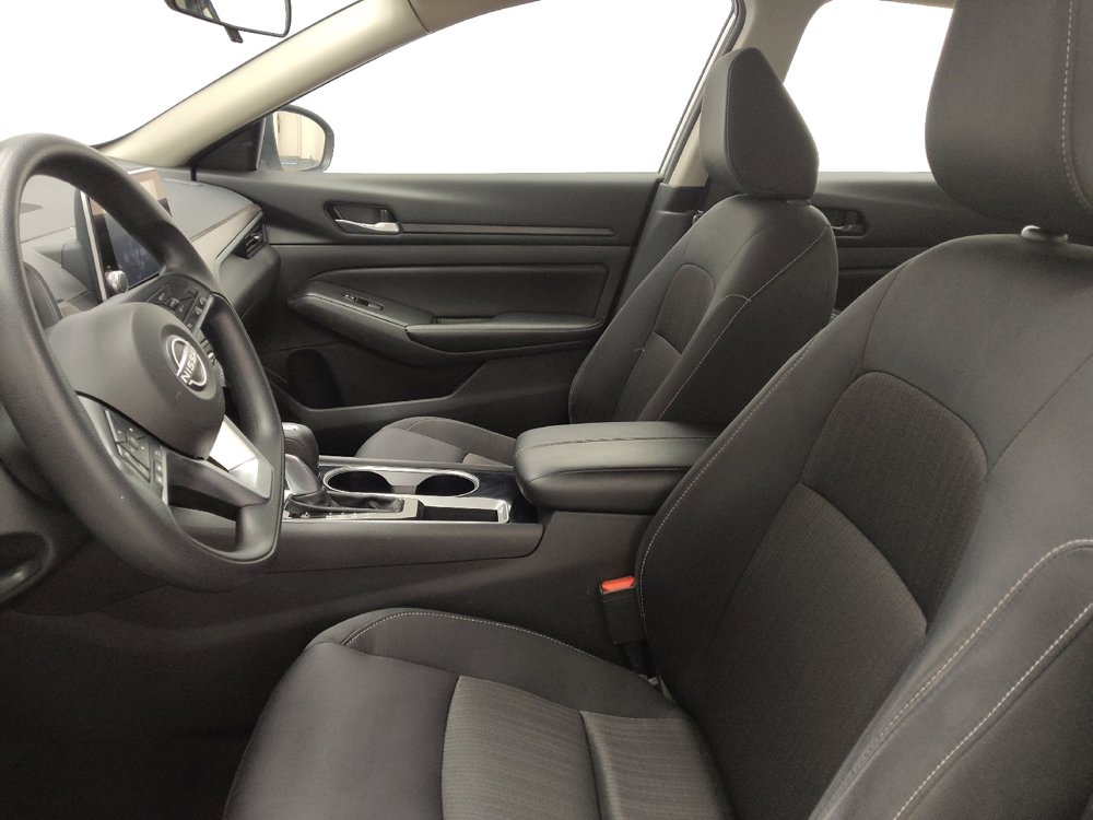 Used 2024 Nissan Altima 2.5 SV image 17