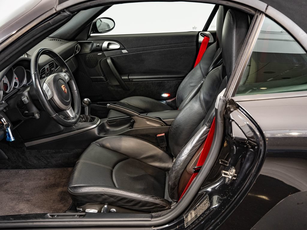 Used 2005 Porsche 911 Carrera S RWD image 5
