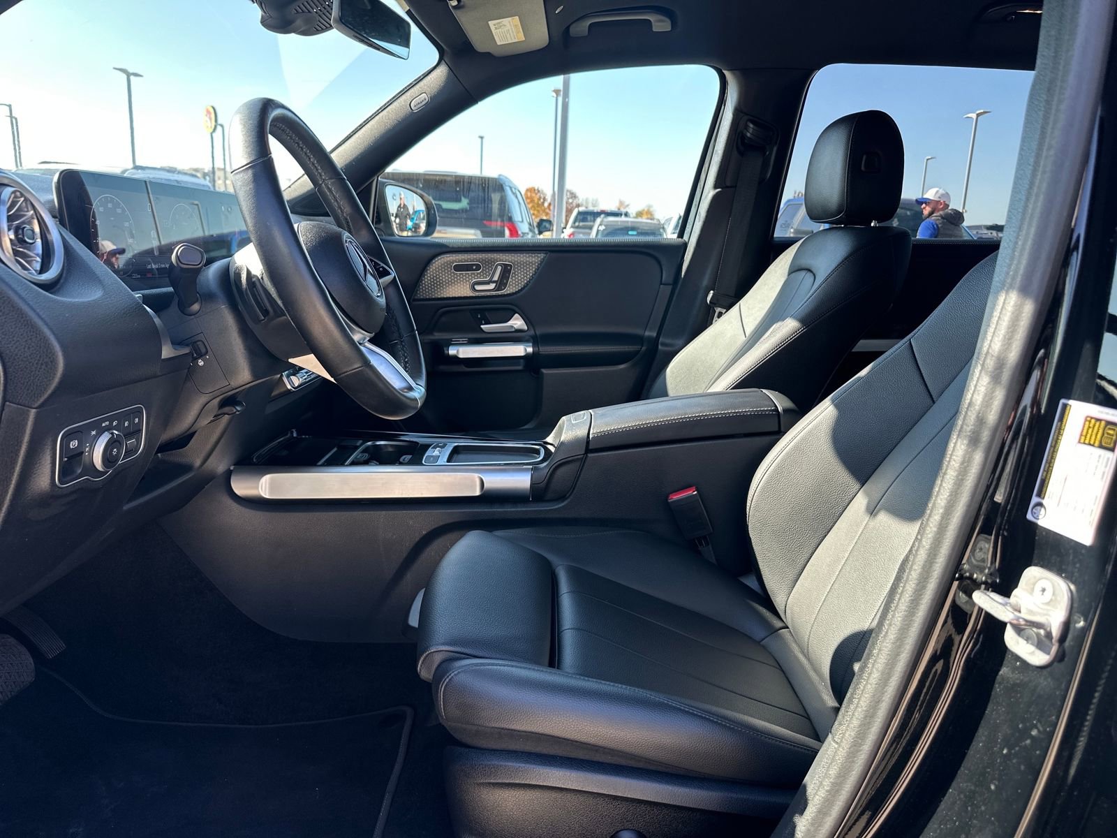 Used 2025 Mercedes-Benz GLB 250 GLB 250 image 9