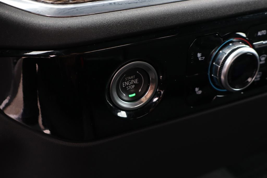 Used 2024 GMC Sierra 1500 Elevation image 17