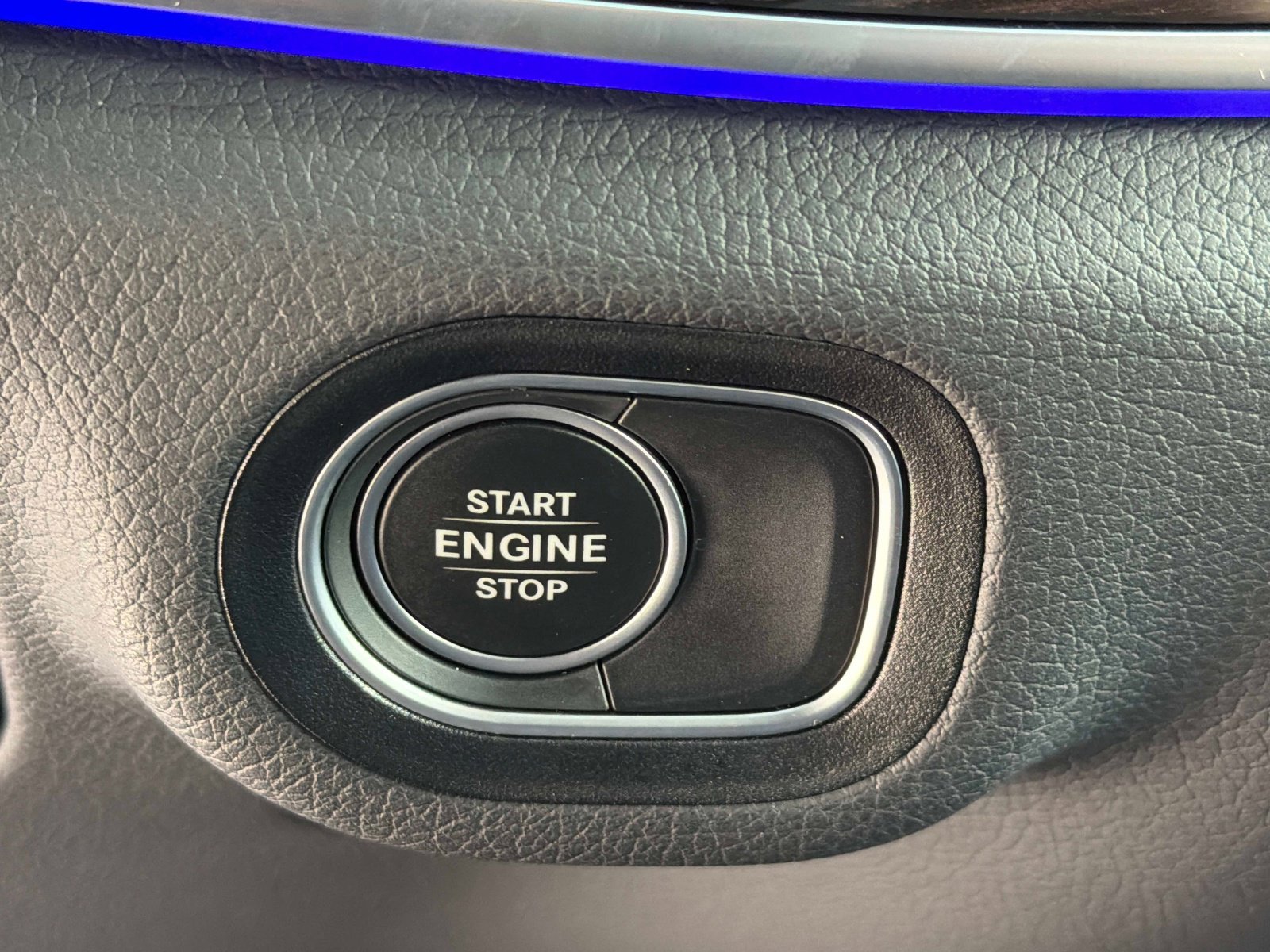 Used 2025 Mercedes-Benz GLE 450e 4MATIC image 53