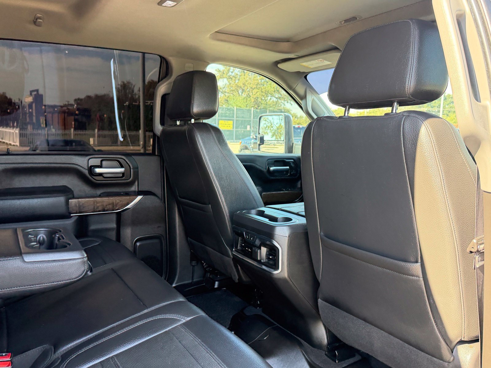 Used 2021 GMC Sierra 2500 Denali w/ Denali Black Diamond Edition AWD/4WD image 48