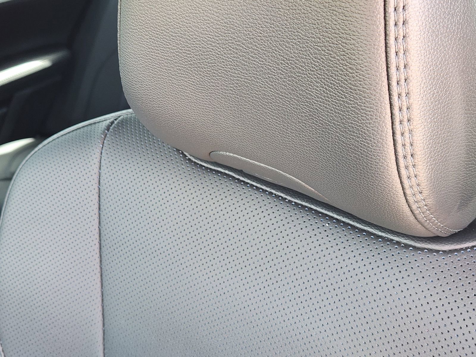 Used 2025 Toyota Camry XSE w/ Premium Package image 18