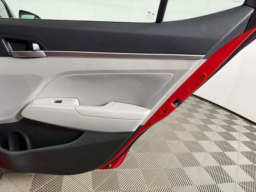 Used 2020 Hyundai Elantra SEL image 20