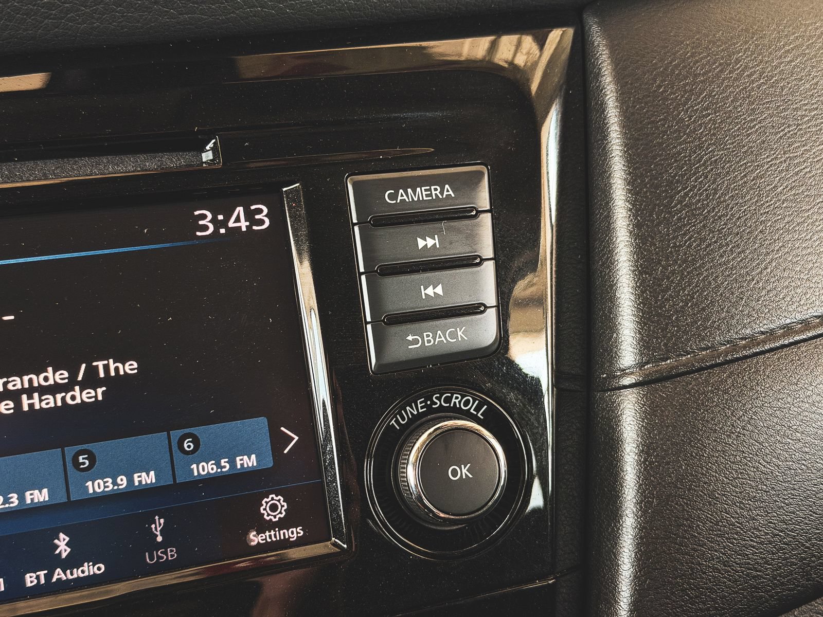 Used 2020 Nissan Rogue SV FWD image 27
