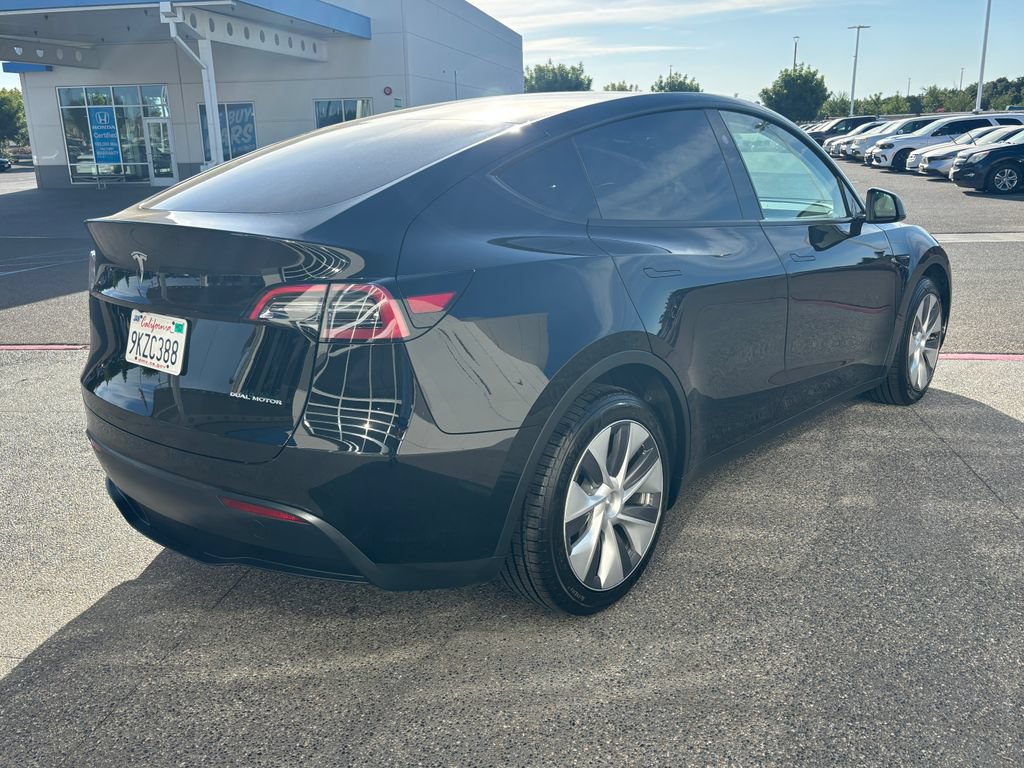 Used 2023 Tesla Model Y Long Range AWD/4WD image 5