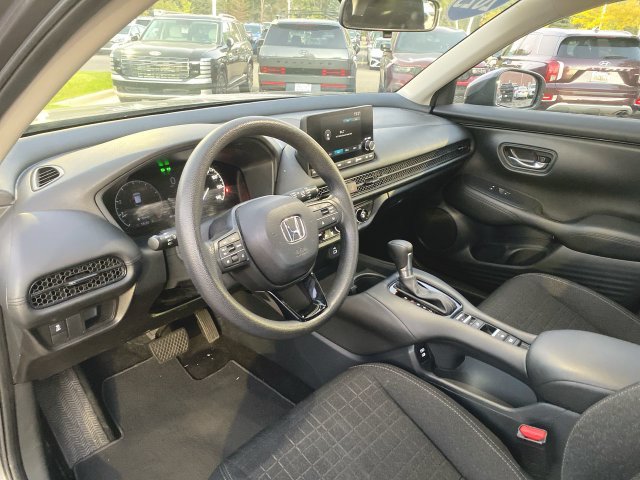 Used 2025 Honda HR-V LX image 10
