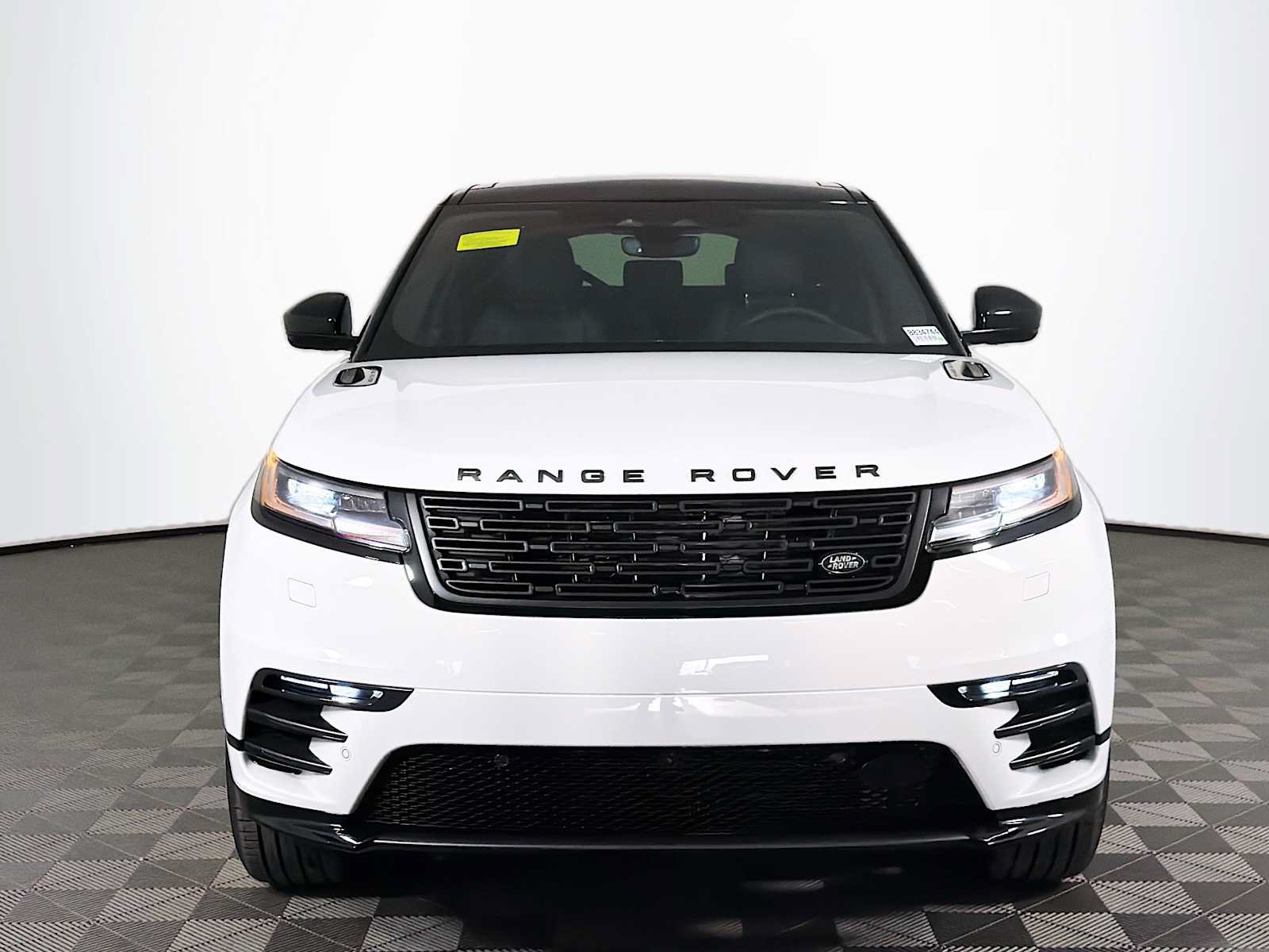 New 2026 Land Rover Range Rover Velar Dynamic SE AWD/4WD image 2