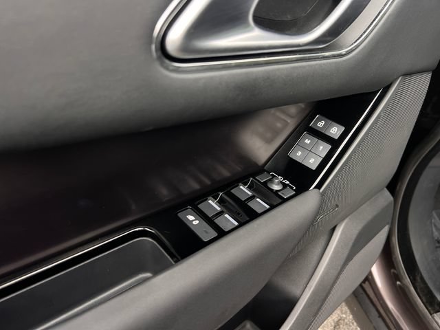 Used 2026 Land Rover Range Rover Velar Dynamic SE AWD/4WD image 11