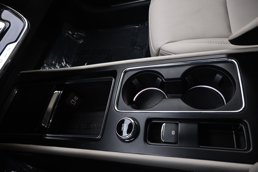 New 2026 Lincoln Corsair Reserve w/ Jet Appearance Package image 31