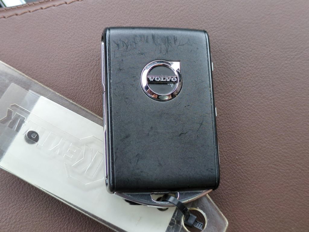 Used 2024 Volvo XC90 B6 Ultimate w/ Protection Package Premier image 26