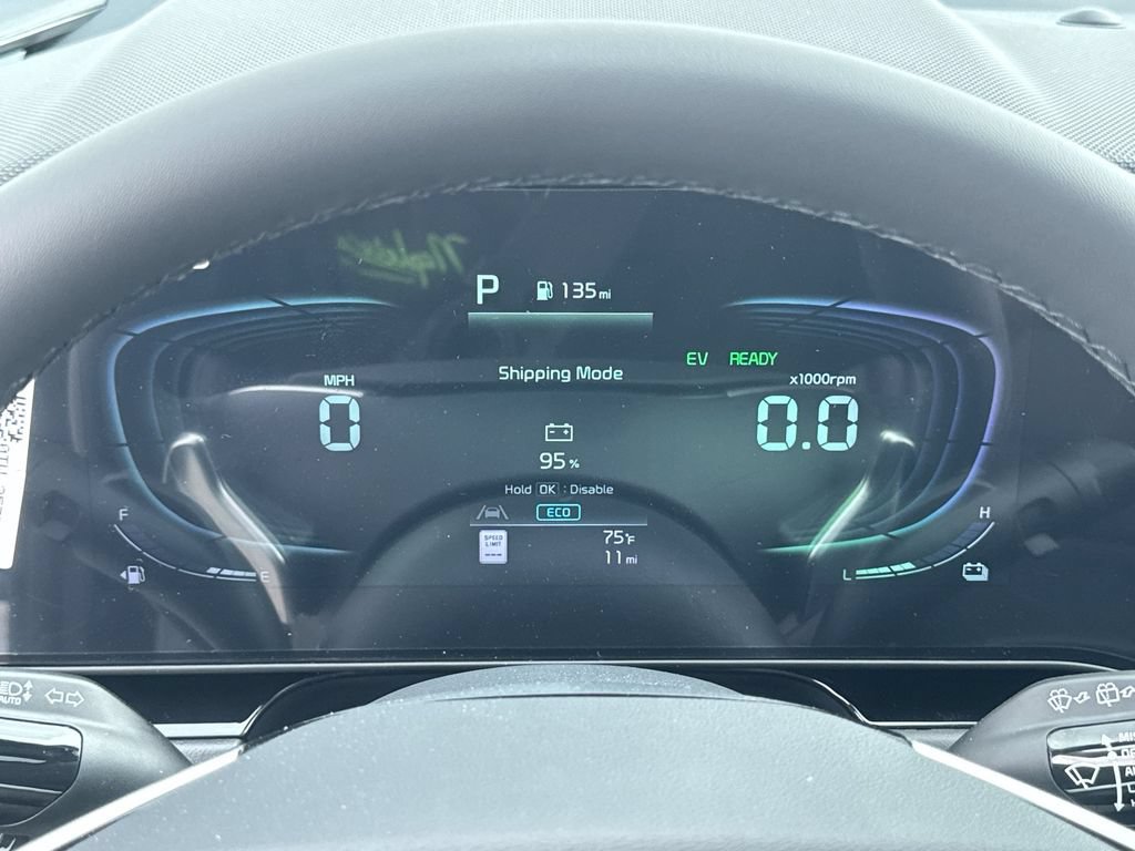 Used 2025 Kia Niro EX Touring FWD image 19