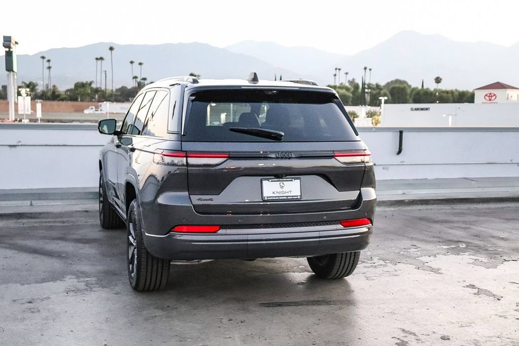 New 2026 Jeep Grand Cherokee Limited AWD/4WD image 7