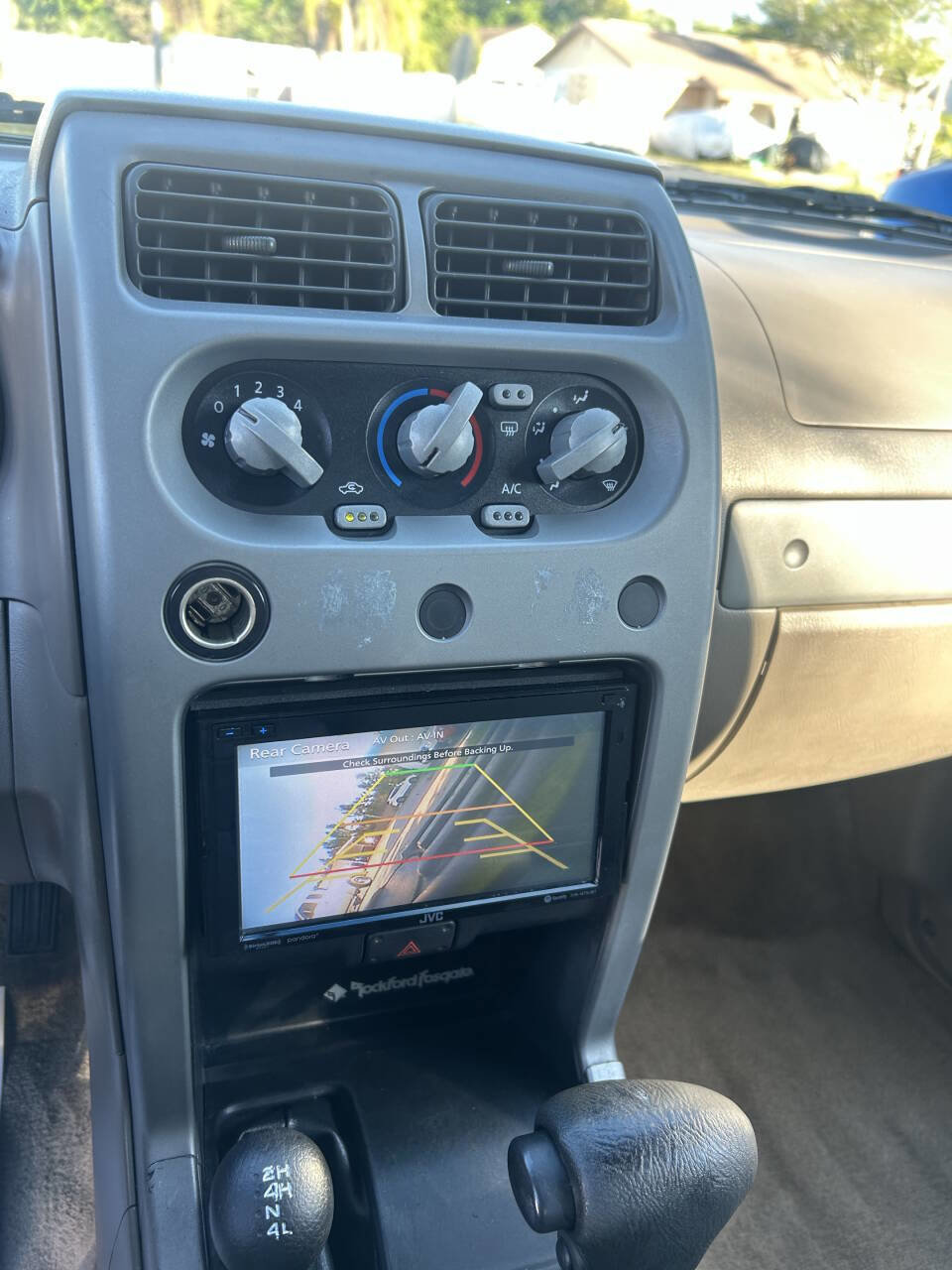 Used 2002 Nissan Frontier SE image 10