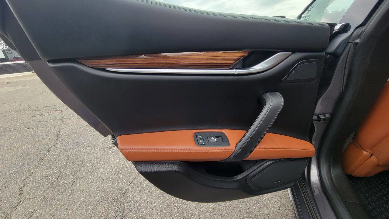 Used 2018 Maserati Ghibli S GranLusso image 25