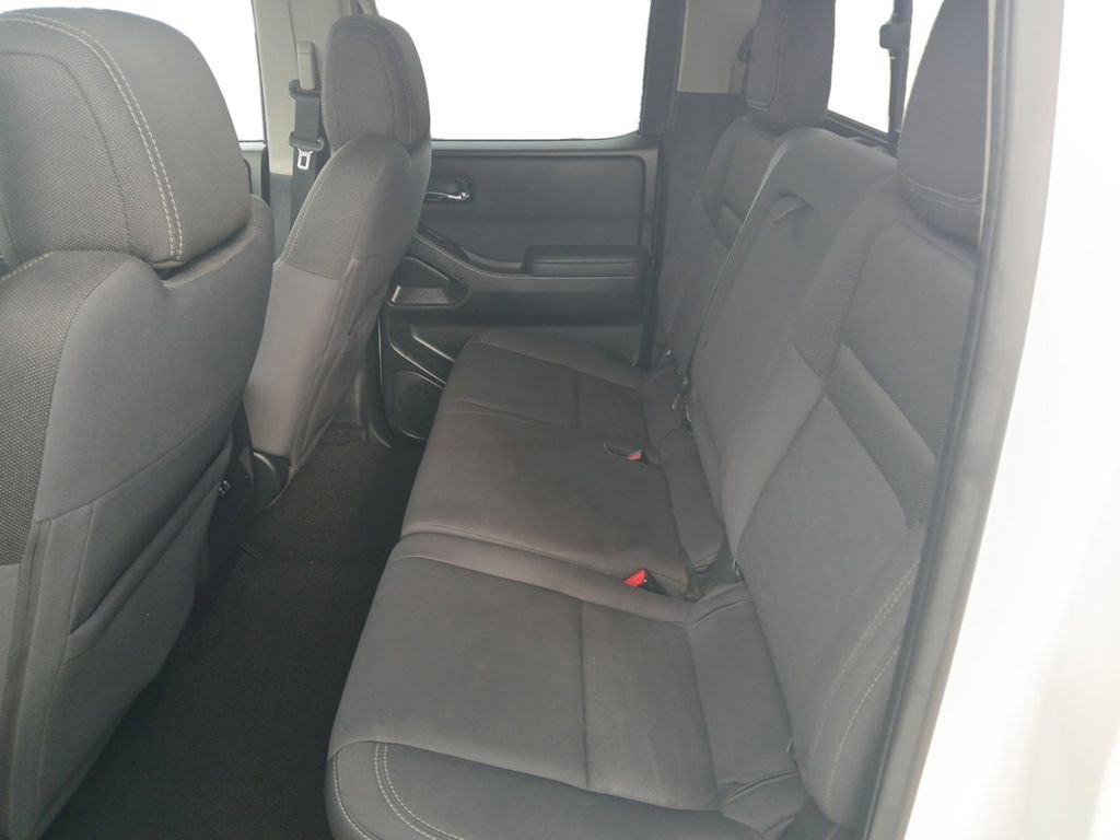 Used 2022 Nissan Frontier SV w/ Technology Package image 12