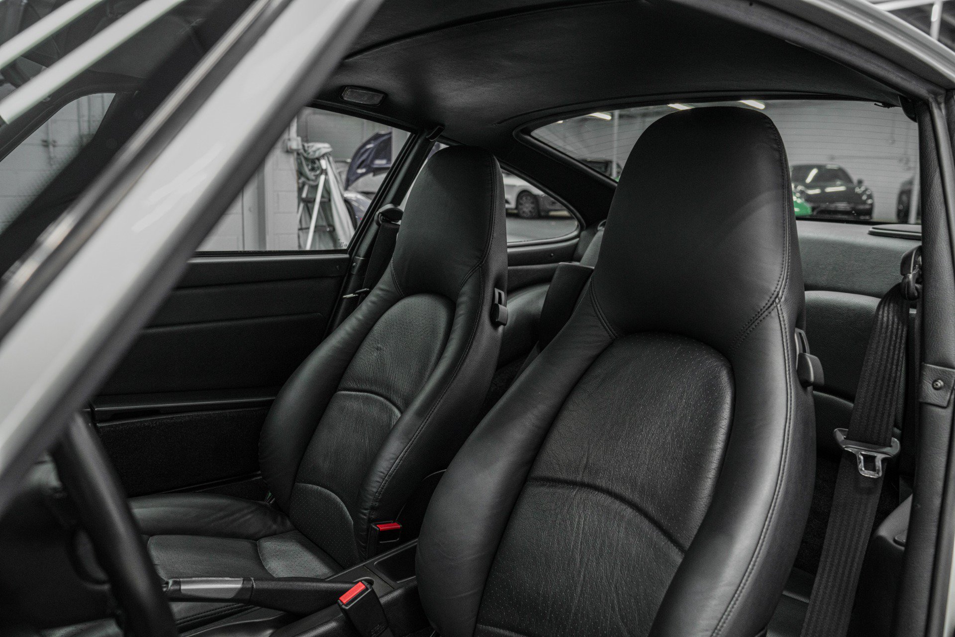 Used 1998 Porsche 911 GT3 RS image 26