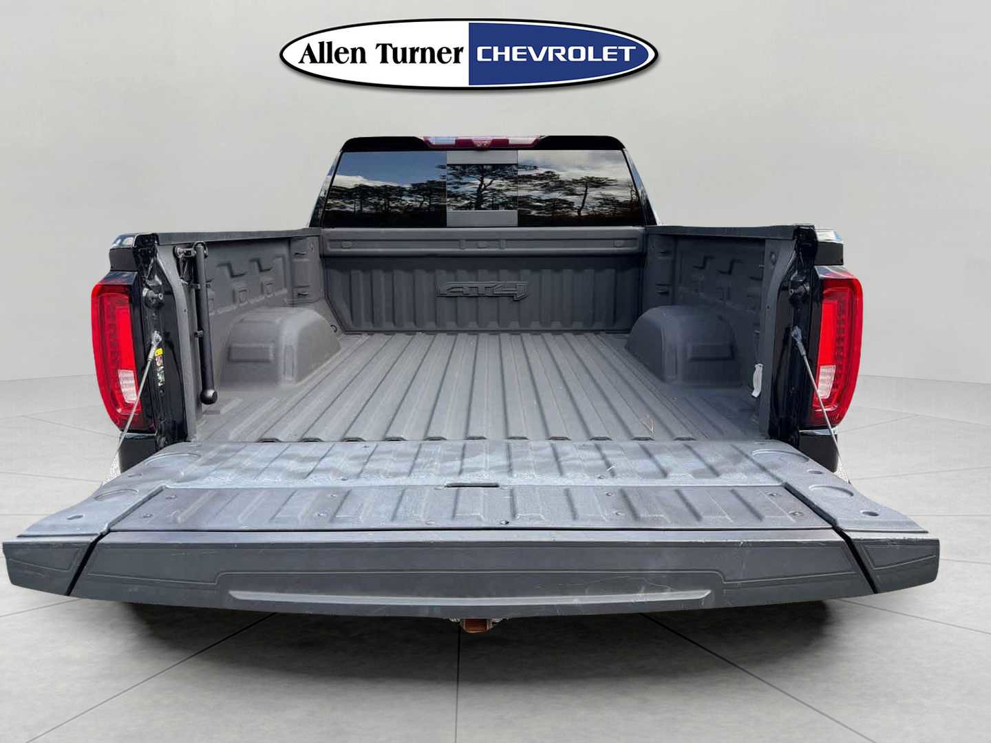 Used 2023 GMC Sierra 1500 AT4 w/ AT4 Premium Package image 7