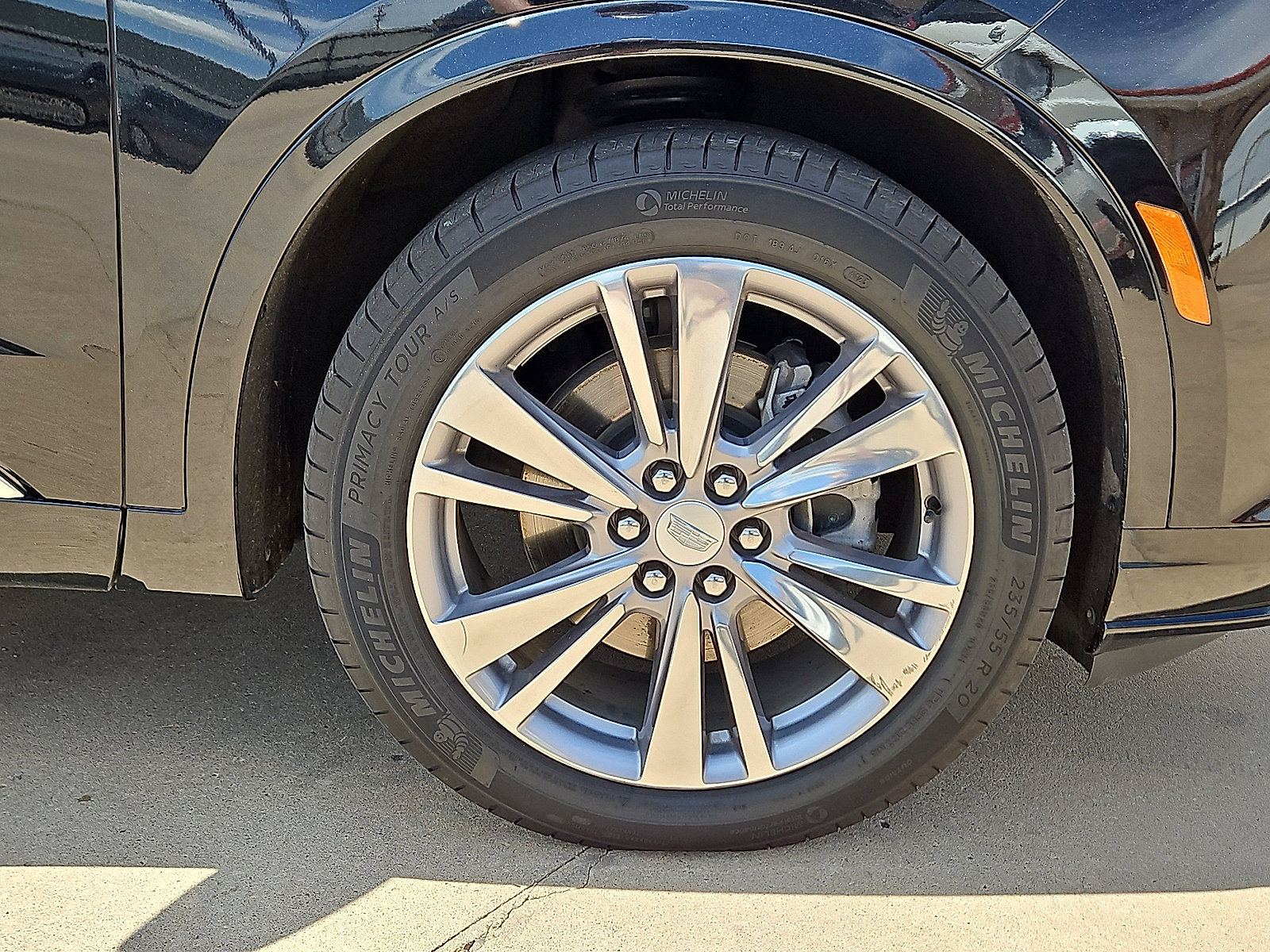 Used 2024 Cadillac XT6 Premium Luxury image 5