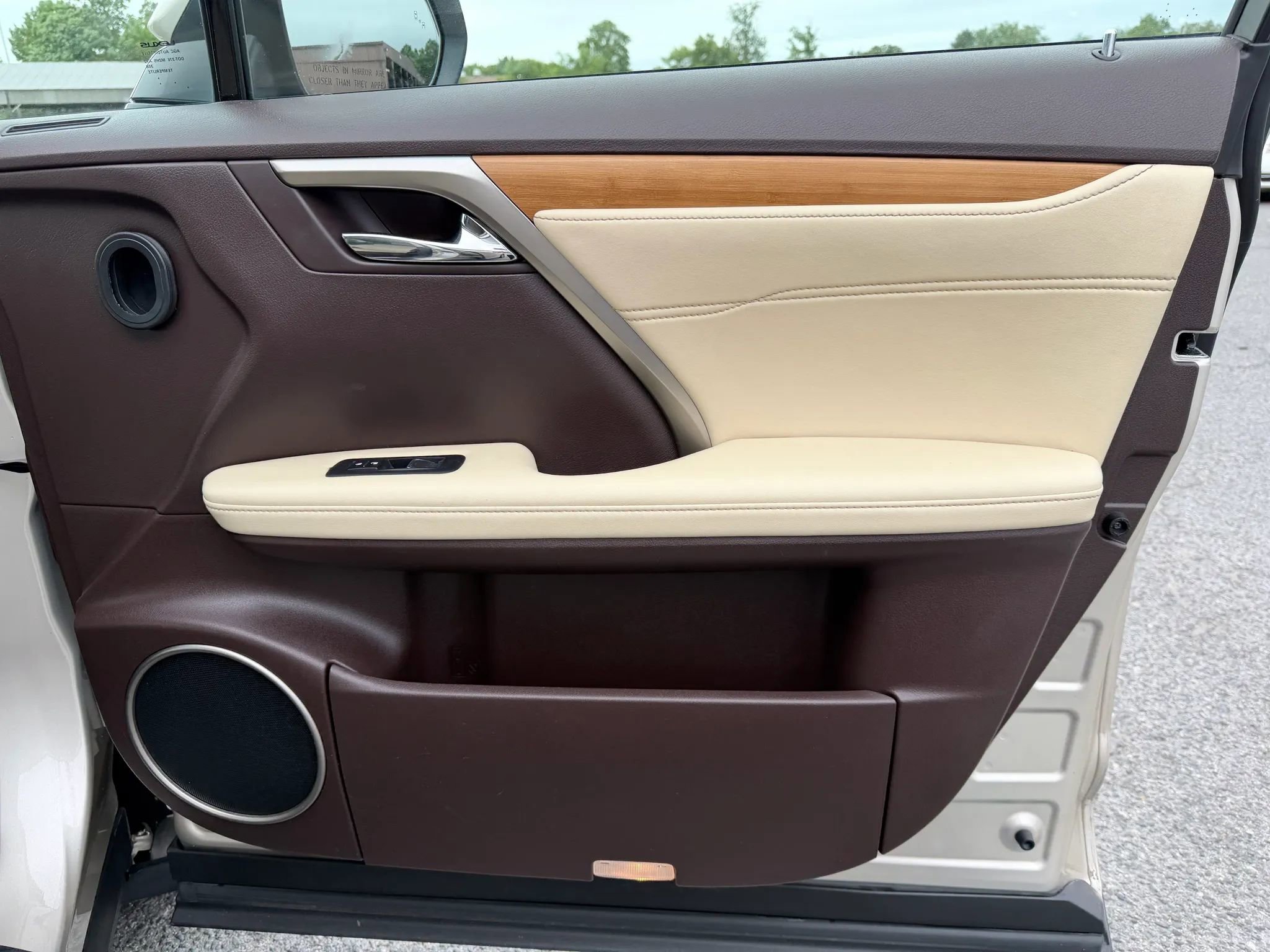 Used 2019 Lexus RX 450h AWD w/ Navigation Package image 24