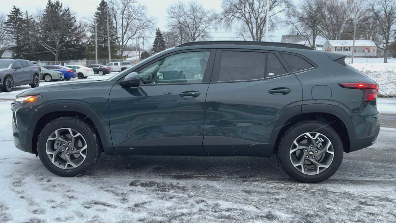 Used 2025 Chevrolet Trax LT w/ Driver Confidence Package image 5