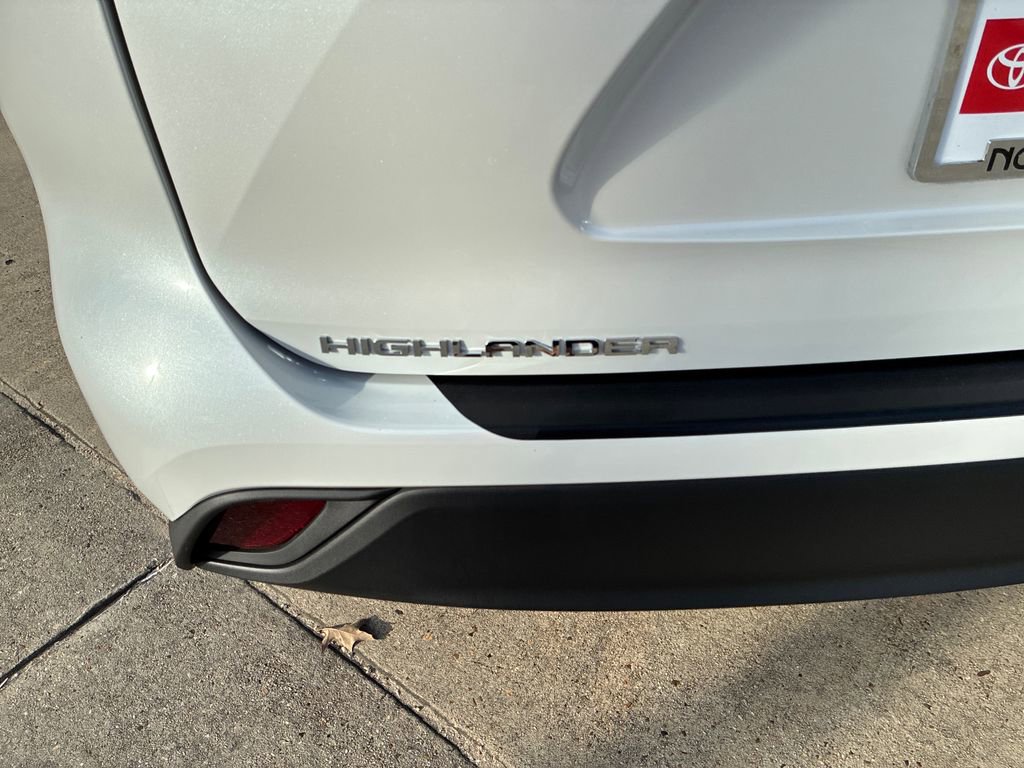 New 2026 Toyota Highlander XLE image 6