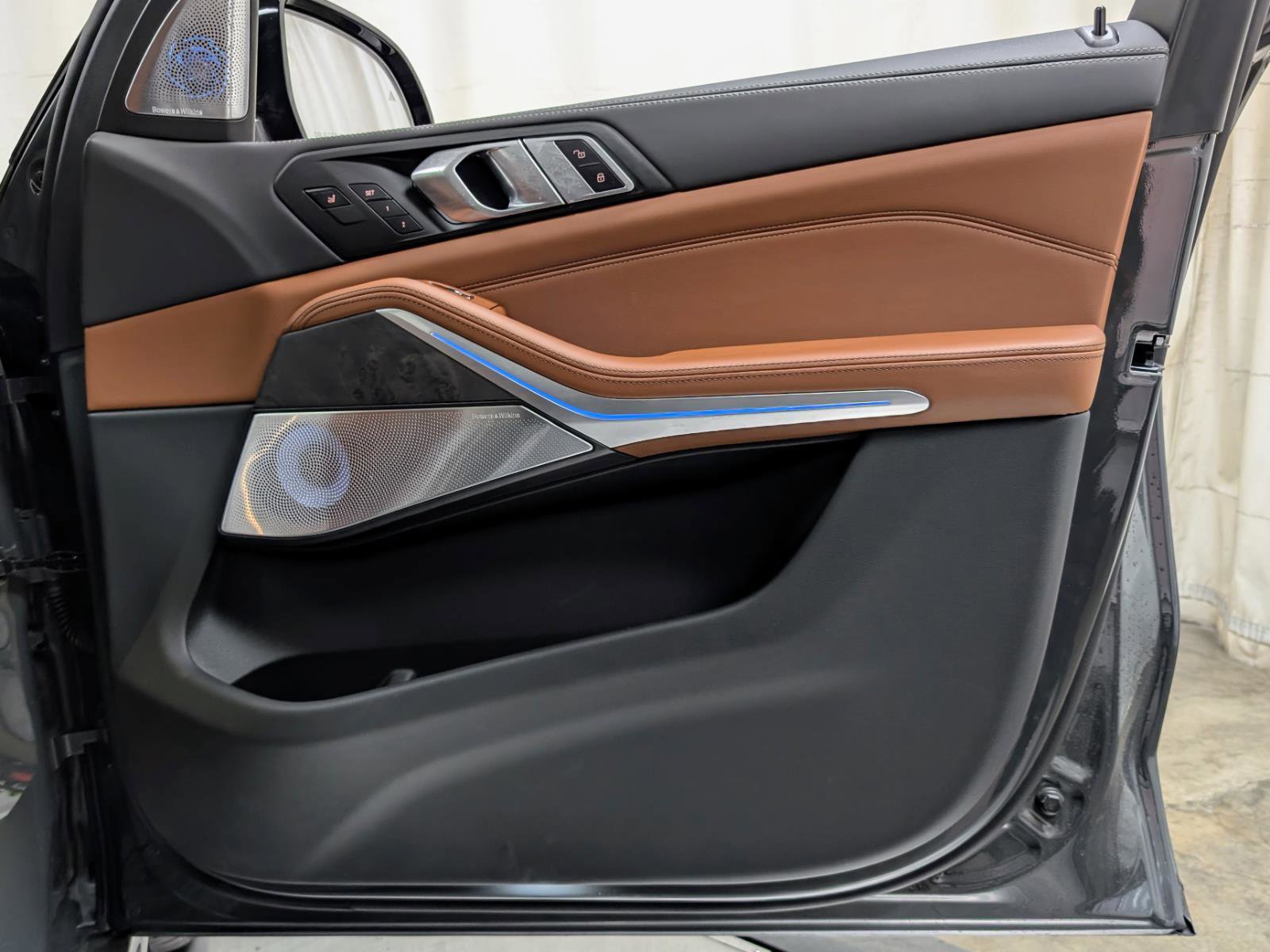 Used 2026 BMW X7 xDrive40i w/ Executive Package image 35