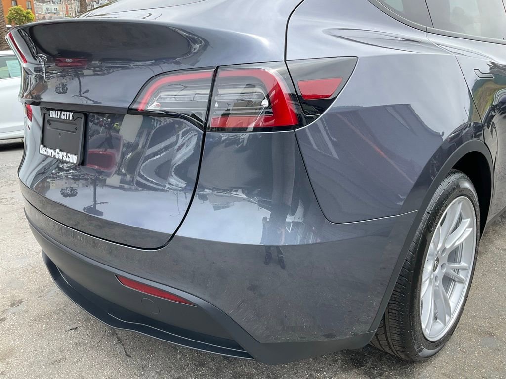 Used 2023 Tesla Model Y 2WD image 86