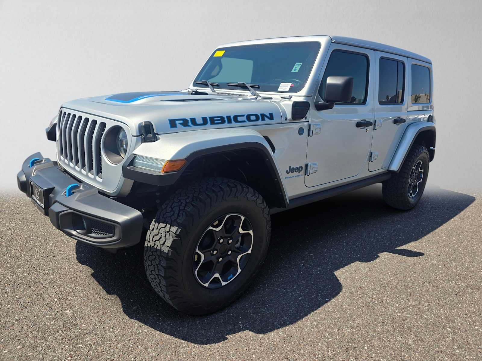 Used 2023 Jeep Wrangler Unlimited Rubicon 4xe w/ Cold Weather Group AWD/4WD image 7