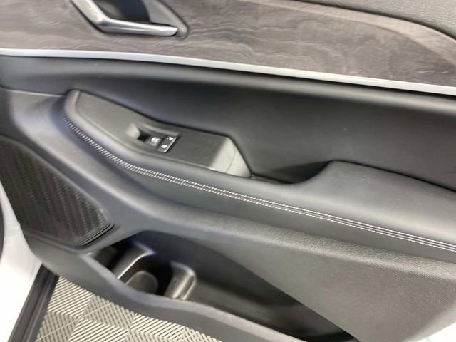 Used 2025 Jeep Grand Cherokee Limited AWD/4WD image 24