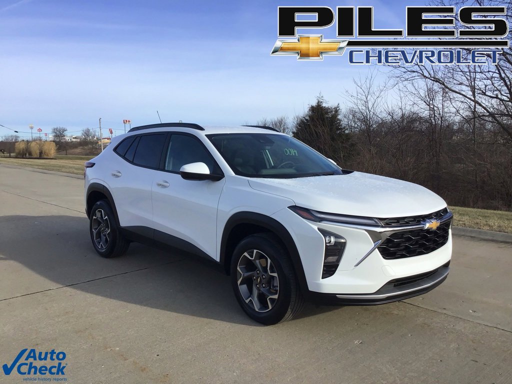 Used 2025 Chevrolet Trax LT