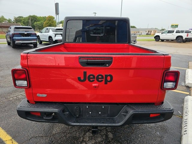 Used 2023 Jeep Gladiator Sport image 6