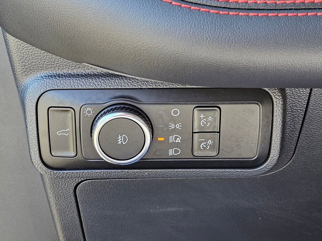 Used 2025 Ford Explorer ST image 26