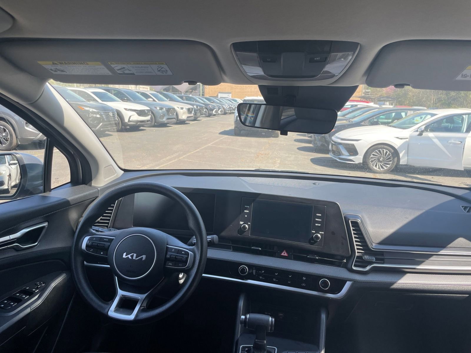 Used 2025 Kia Sportage LX image 32