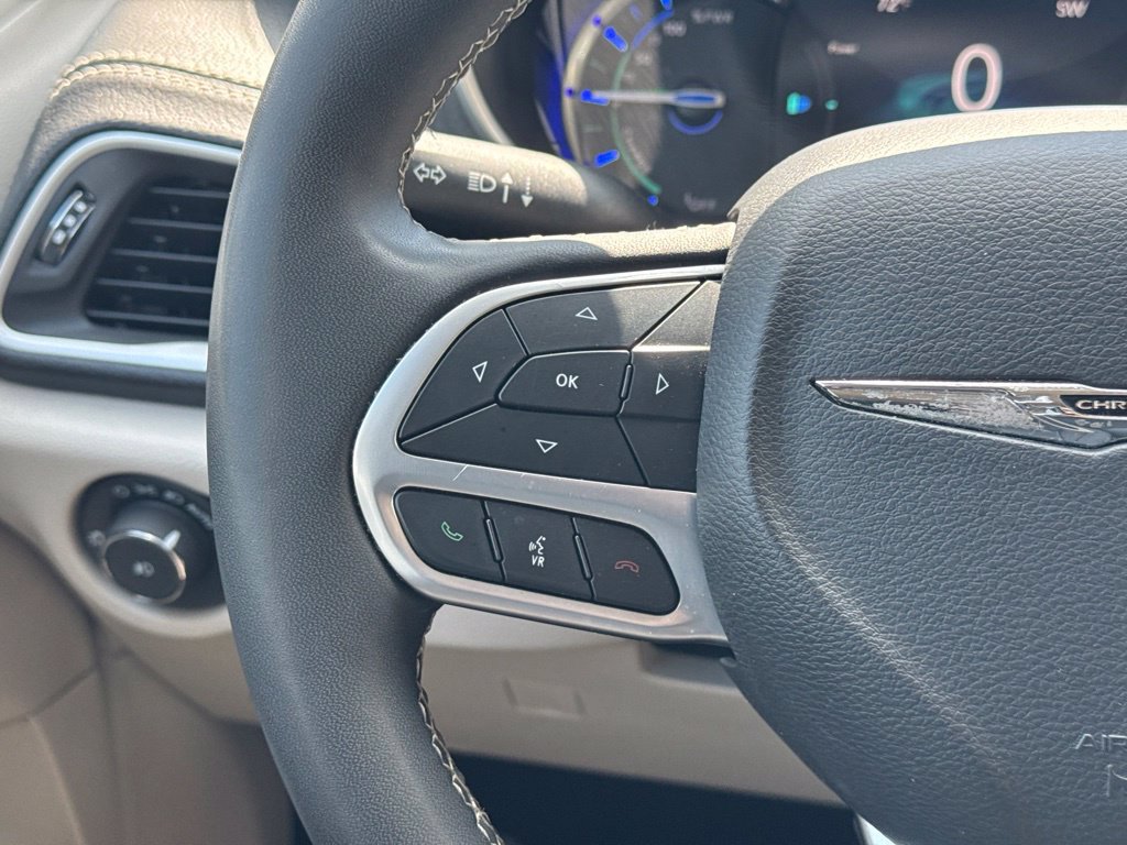 Used 2024 Chrysler Pacifica Limited FWD image 27