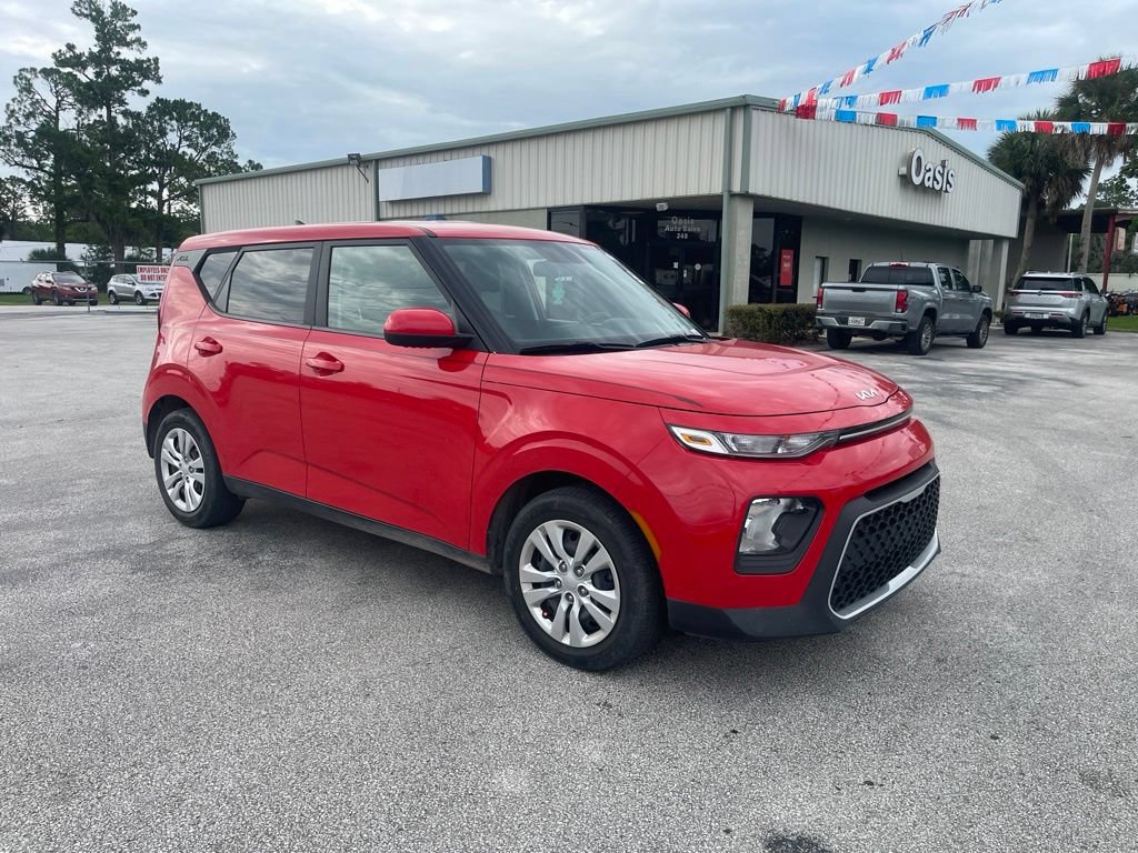 Used 2022 Kia Soul LX FWD image 2