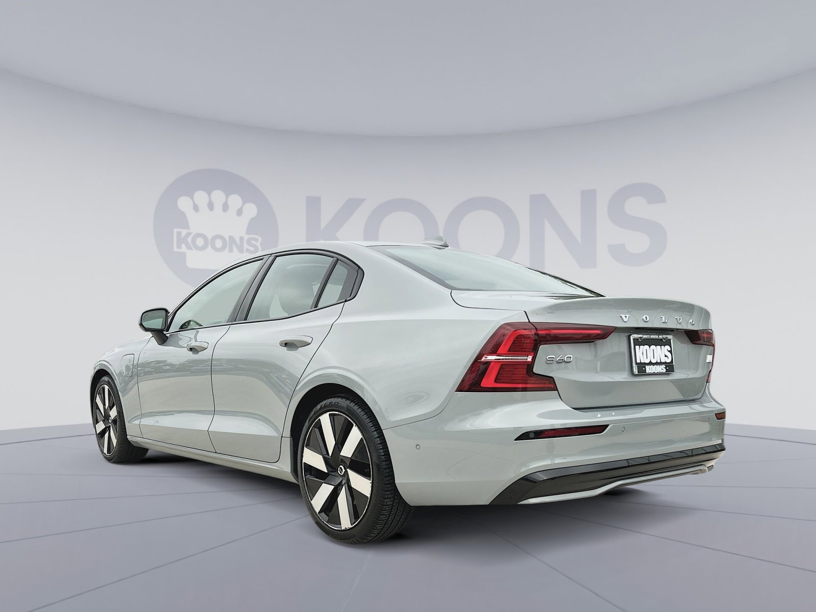 Certified 2024 Volvo S60 T8 Plus w/ Climate Package AWD/4WD image 4