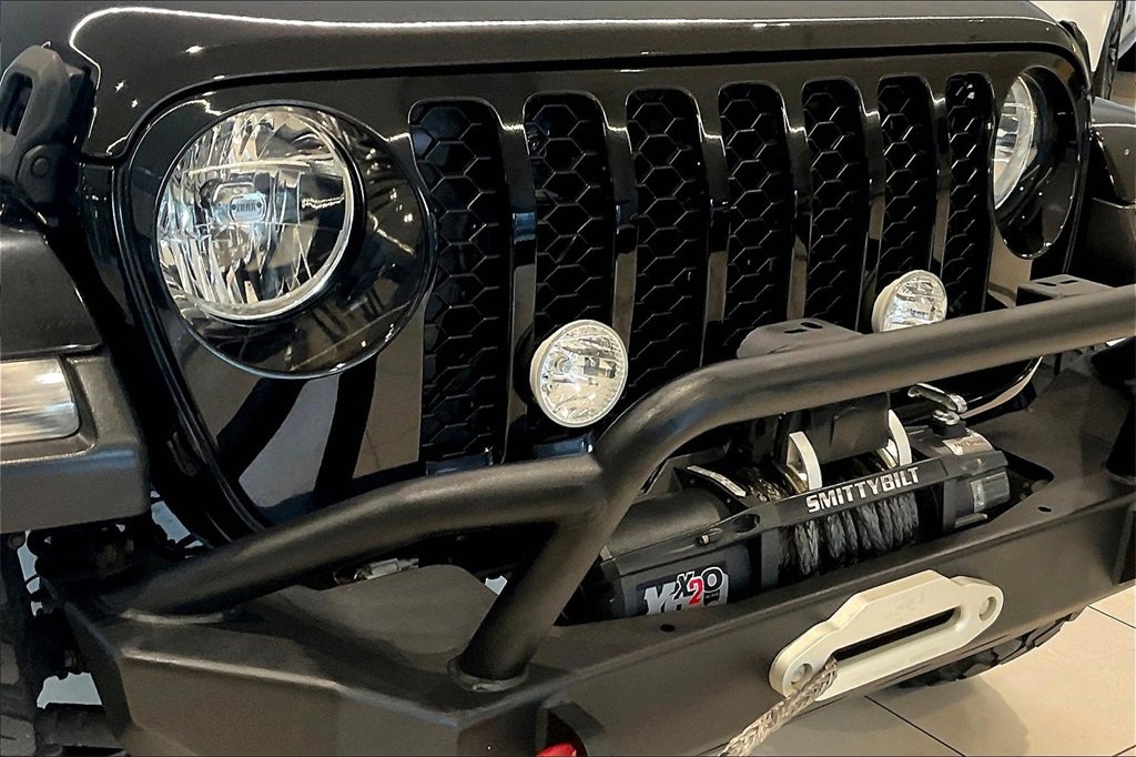 Used 2022 Jeep Gladiator Willys image 29