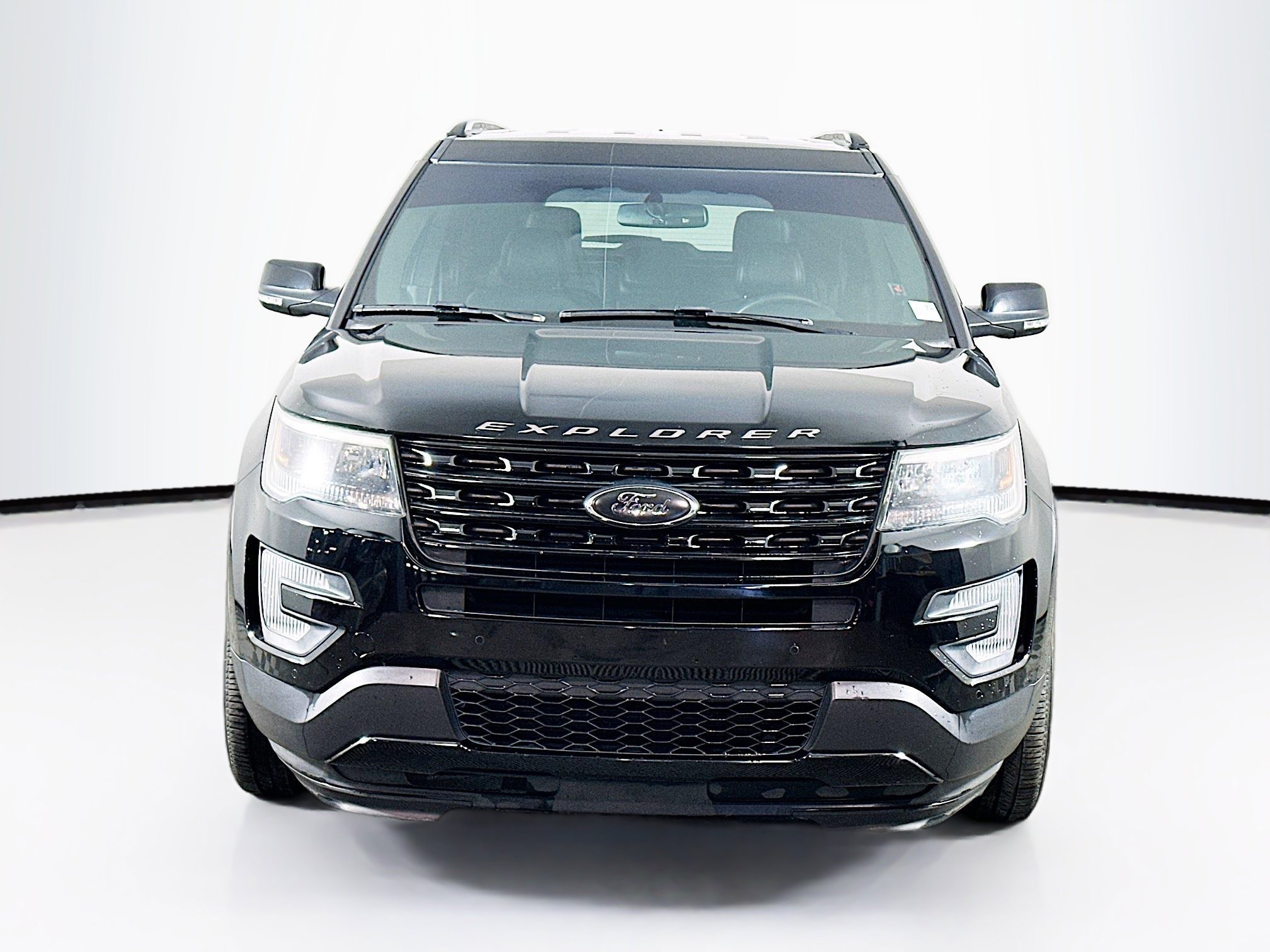 Used 2016 Ford Explorer Sport AWD/4WD image 2
