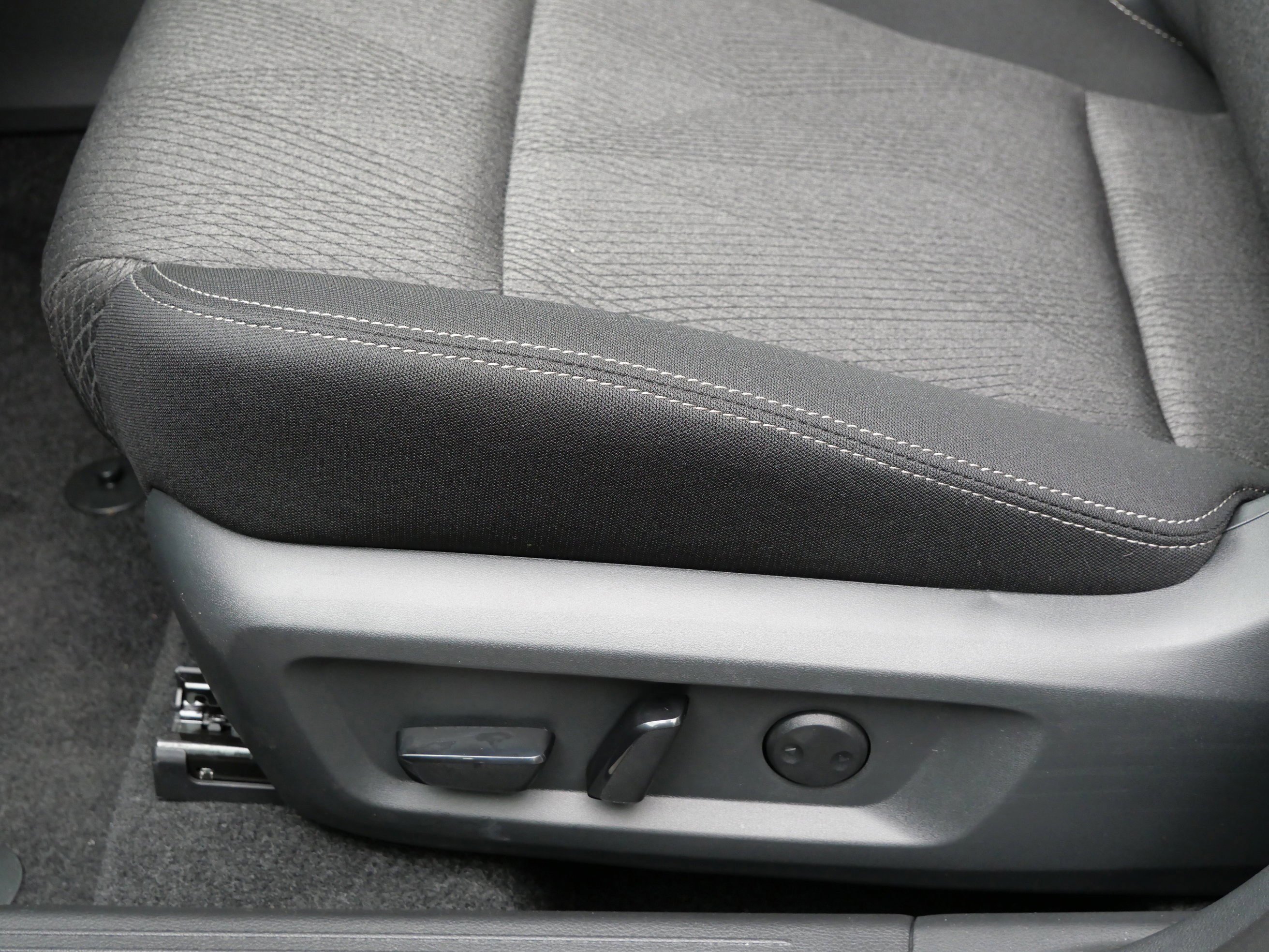 New 2026 Nissan Rogue SV image 11