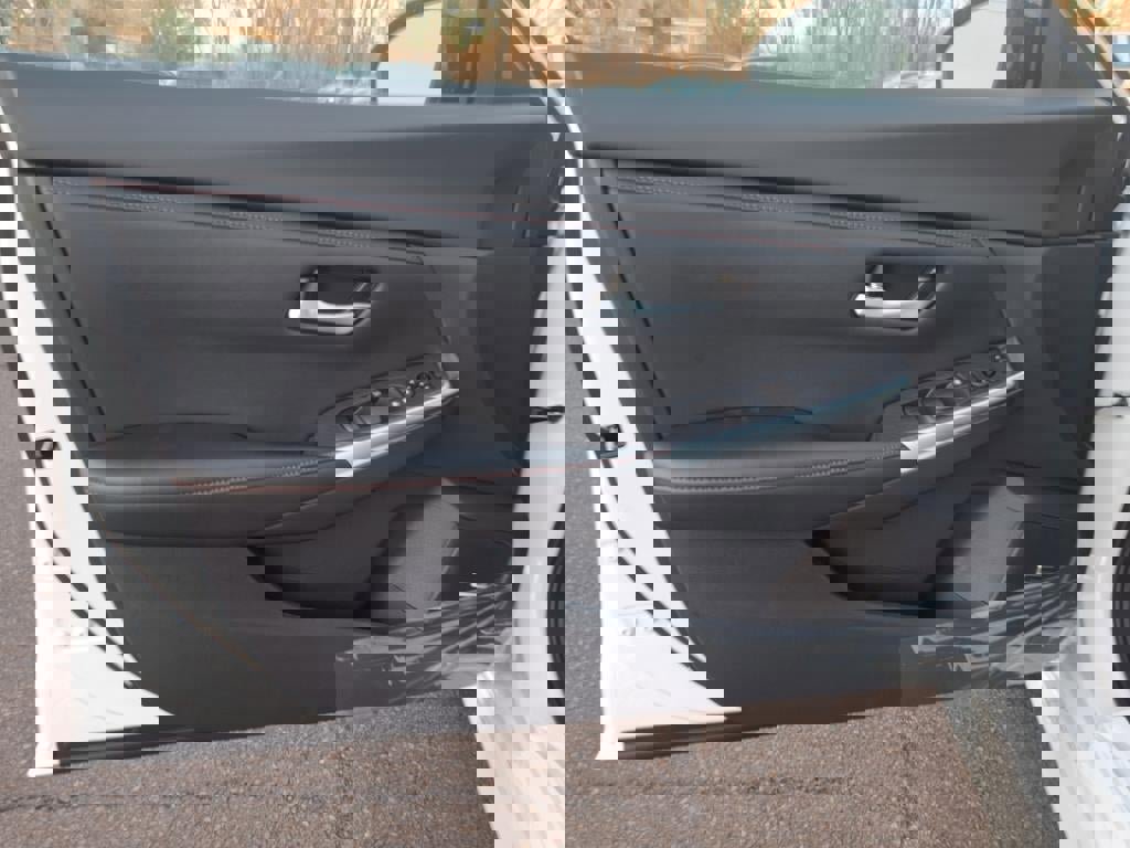 New 2025 Nissan Sentra SR w/ SR Premium Package image 14