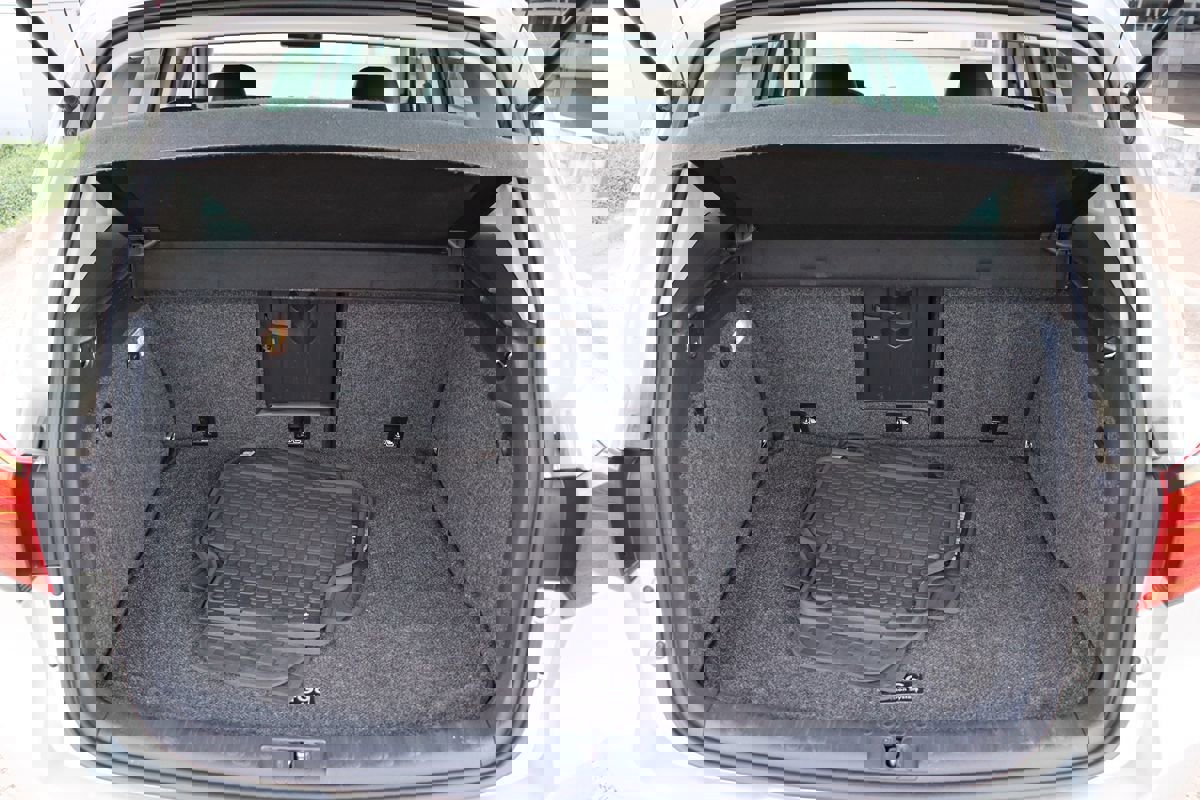 Used 2013 Volkswagen Tiguan SE image 34