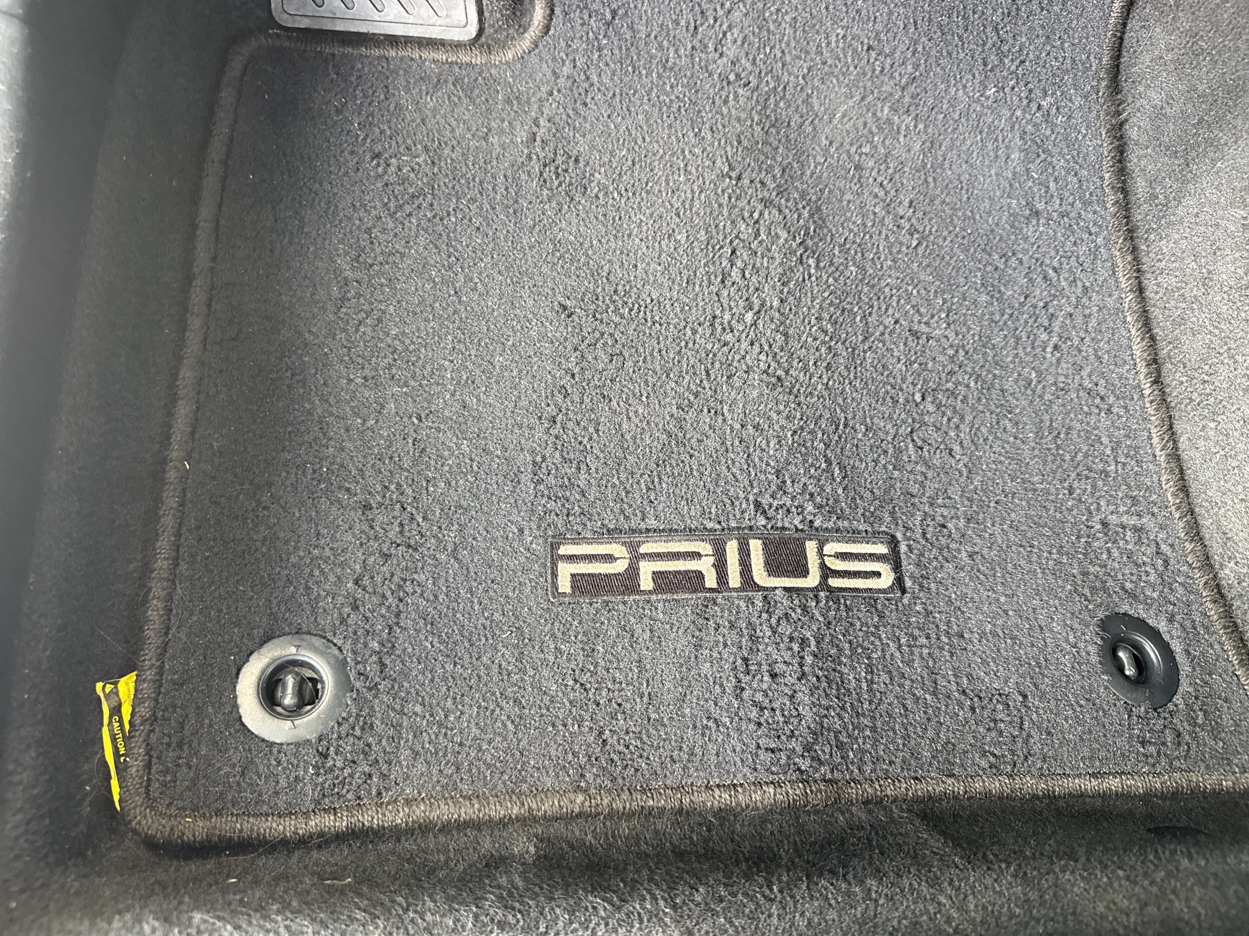 Used 2022 Toyota Prius LE FWD image 18