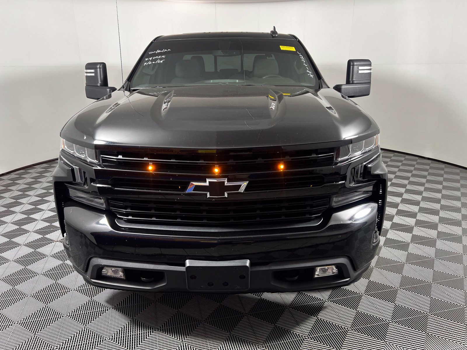Used 2020 Chevrolet Silverado 1500 RST AWD/4WD image 2