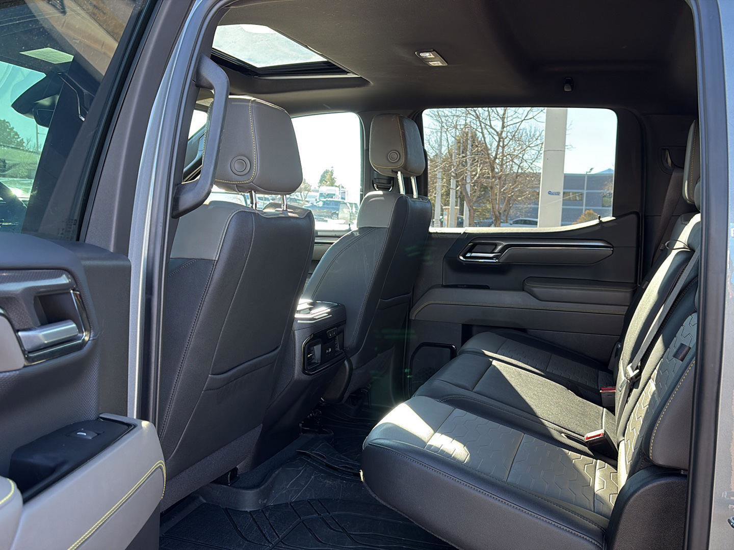 Used 2024 Chevrolet Silverado 1500 ZR2 w/ Technology Package image 18