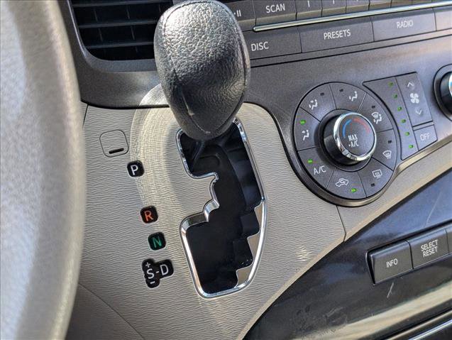 Used 2012 Toyota Sienna LE FWD image 12