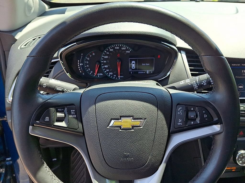 Used 2020 Chevrolet Trax LT w/ LT Convenience Package AWD/4WD image 16